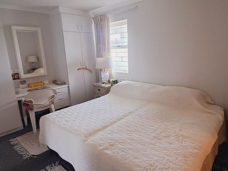 GARDEN FLAT with a LOCK-UP GARAGE - Photo 5