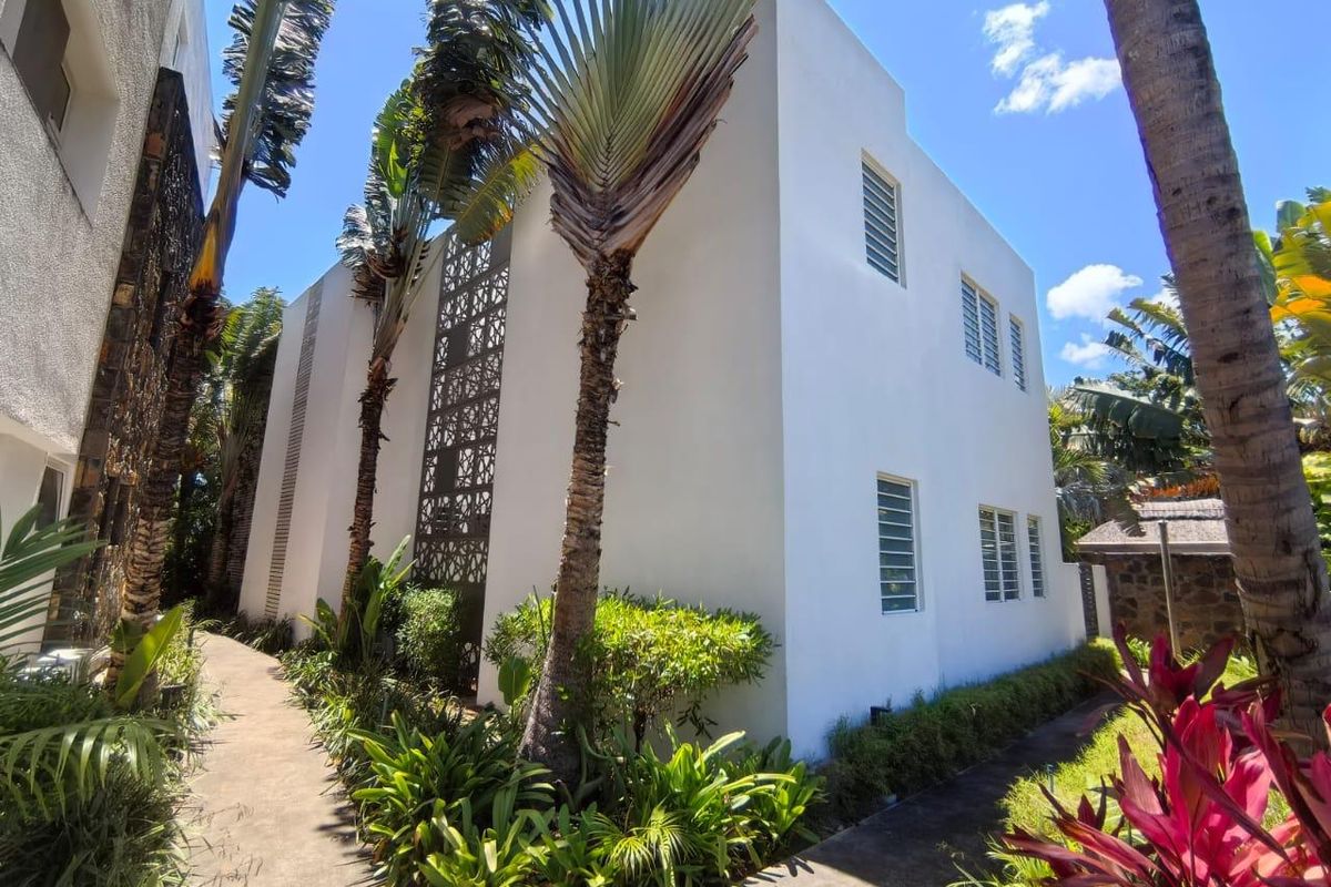 BEACHFRONT VILLA - Photo 4