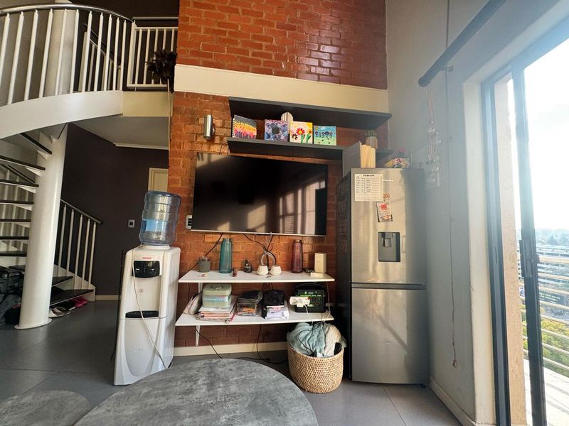 Modern student  living in the heart of Hatfield - Photo 5