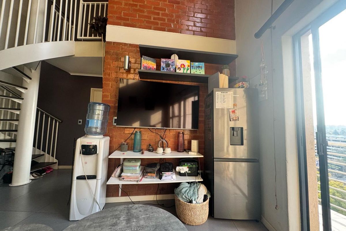 Modern student  living in the heart of Hatfield - Photo 5