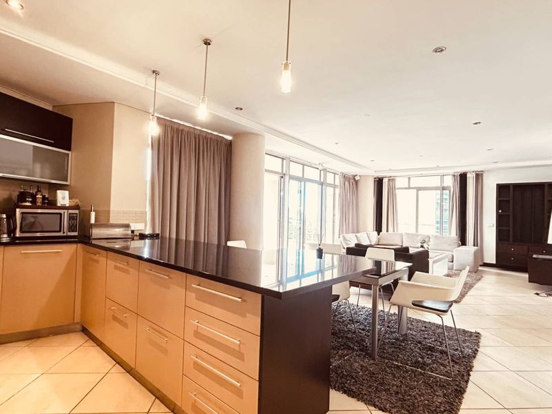 Where contemporary design meets the pulse of the city. - Photo 3