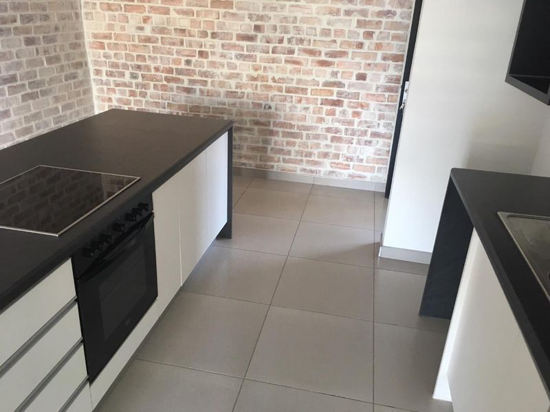 TOP FLOOR | 2 BEDROOM APARTMENT FOR SALE @ WILD OLIVE APARTMENTS!! PLUS A STORE ROOM - Photo 4