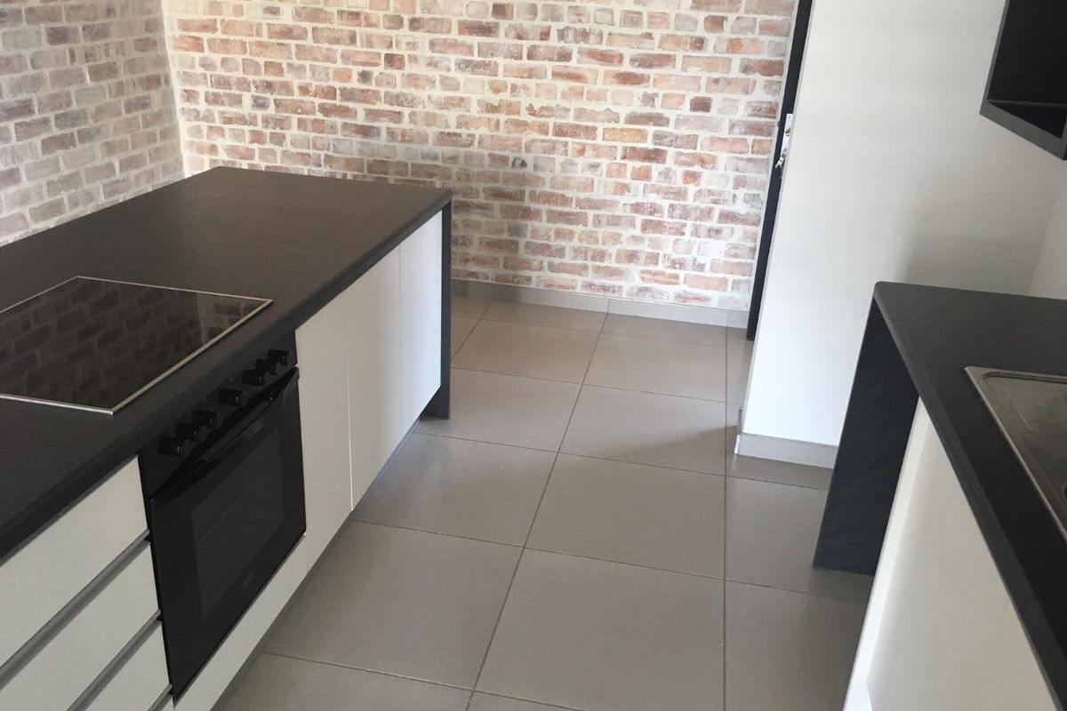 TOP FLOOR | 2 BEDROOM APARTMENT FOR SALE @ WILD OLIVE APARTMENTS!! PLUS A STORE ROOM - Photo 4