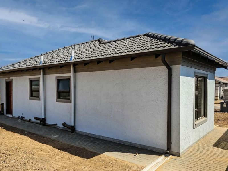 Own a full title home from just R7 500 per month across 3 exciting new developments to choose from. - Photo 2