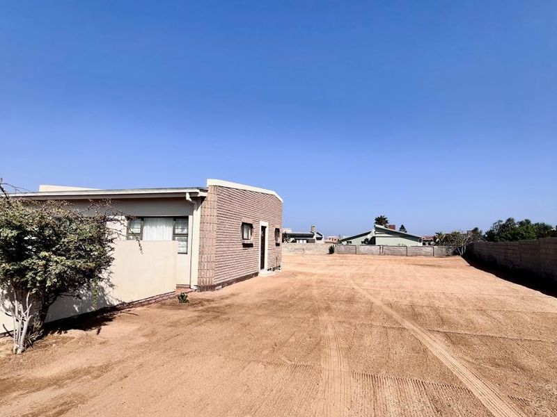 Perfect Holiday home for sale - Hentiesbaai - Photo 8