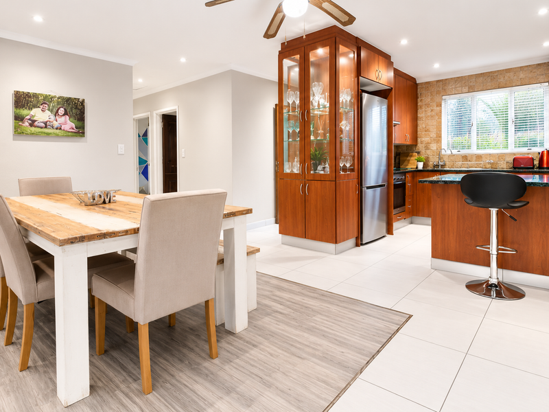 Modern Family Home with Pool, Jacuzzi & Braai Patio - Photo 5