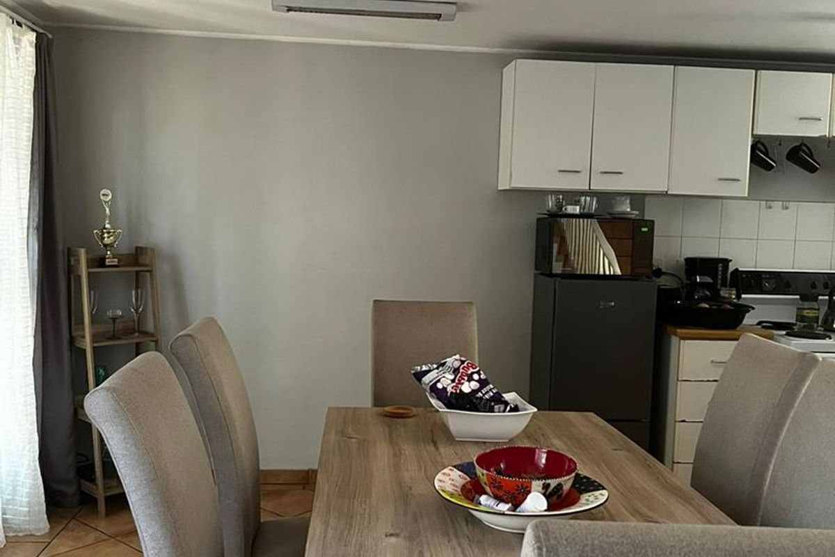 Compact Comfort Meets Secure Living – The Perfect One-Bedroom Retreat! - Photo 5