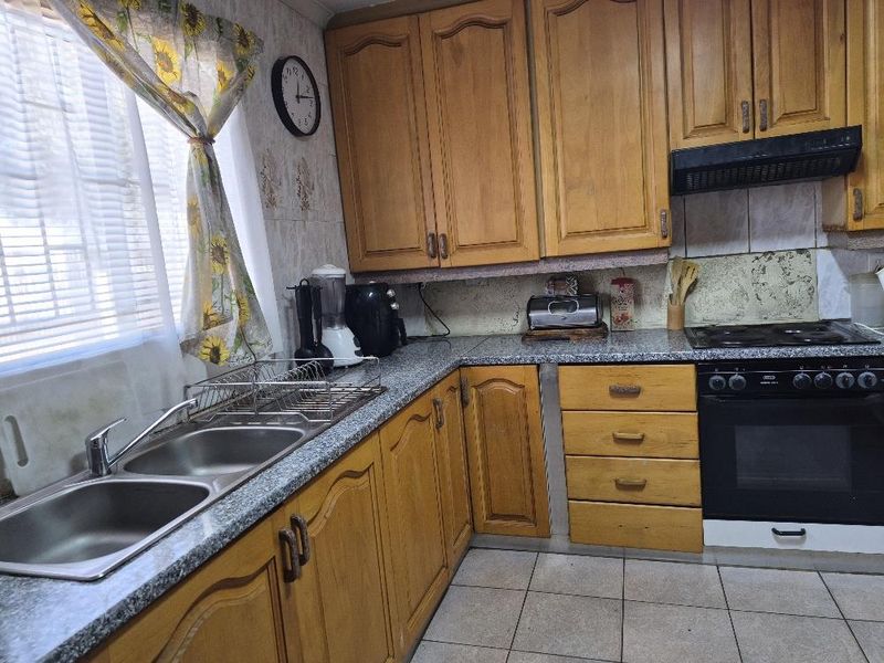 Spacious three-bedroom house in Delmore Gardens - Photo 6