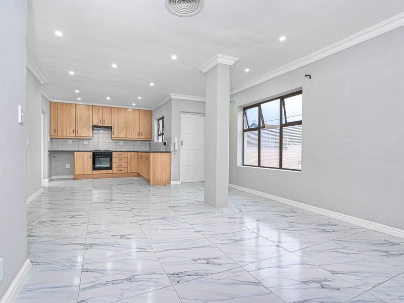 Beautiful, Immaculate 3-Bedroom Home in Prime, Sought-After Location - Photo 8