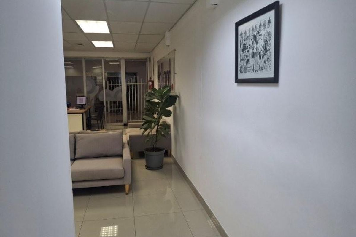 OFFICE / SHOP TO LET - SOUTHERN INDUSTRIAL - Photo 5