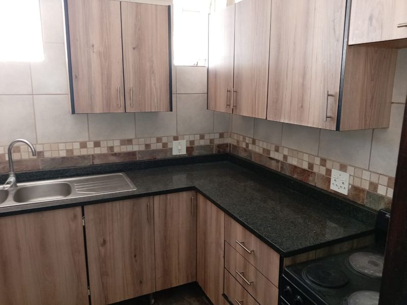 1.5 BEDROOM FLAT TO RENT IN SUNNYSIDE - Photo 5