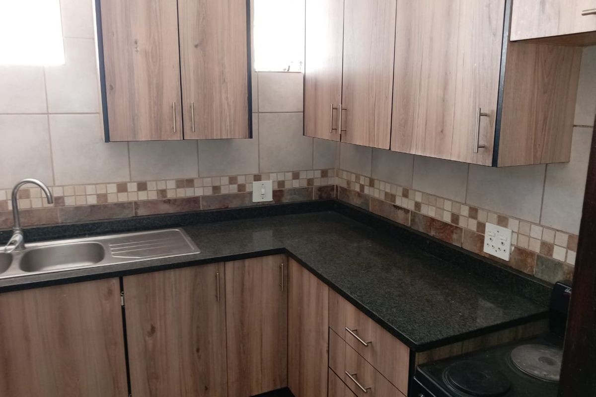 1.5 BEDROOM FLAT TO RENT IN SUNNYSIDE - Photo 5