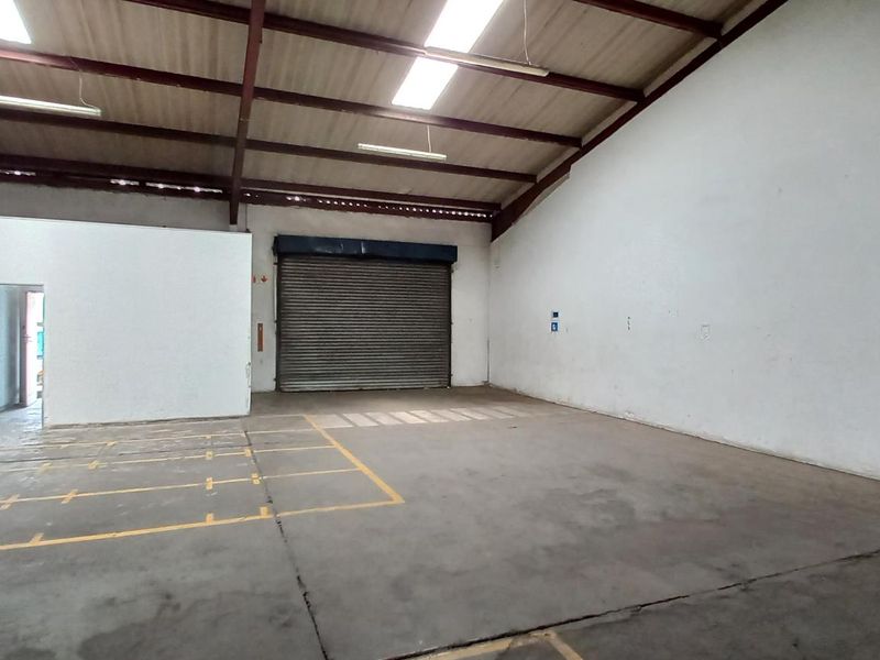 1025m2 Dunswart industrial warehouse to let - Photo 6