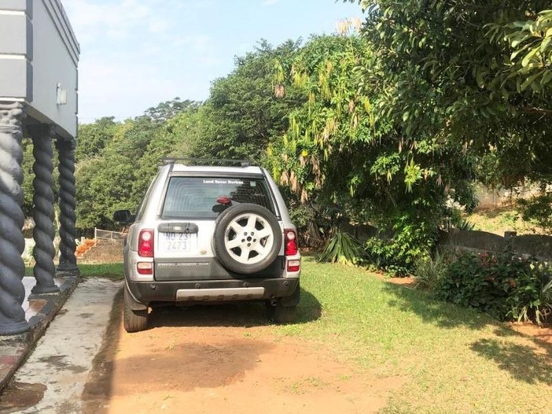 Family Home in Mobeni, Durban with Ample Space and Security - Photo 3