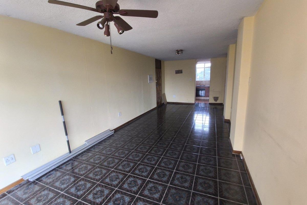 Spacious 2 Bedroom Apartment  in Sunnyside - Photo 4