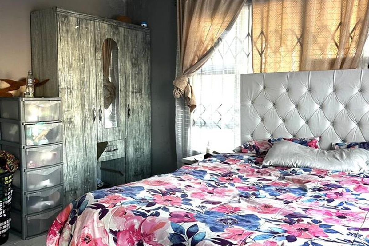Compact Three-Bedroom Home in Esikhawini - Photo 4