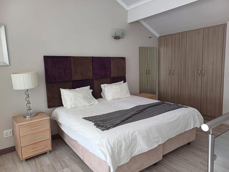 A STUNNING FURNISHED ONE BEDROOM APARTMENT - Photo 10