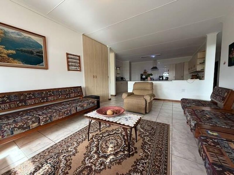 Elevated Family Living with Mountain Views, Space and Practical Backup Features - Photo 10
