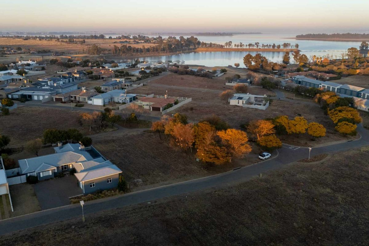 Build Your Dream Escape at Vaalmarina Holiday, Harbour Town - Photo 3