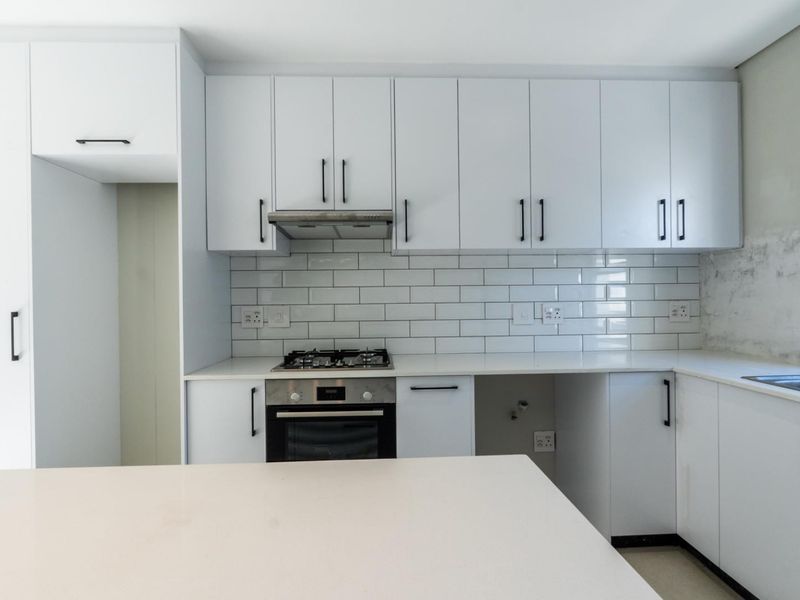 Modern Newly Built 3-Bedroom Home in Secure Estate - Photo 4