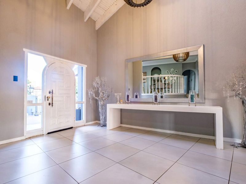 5 Bedroom House For Sale In Glenvista Johannesburg - Photo 3
