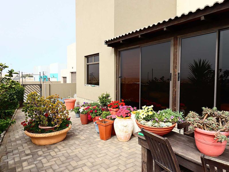 3-Bedroom Family Home with Flatlet for Sale in Swakopmund Namibia - Photo 6