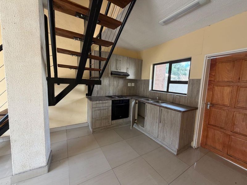 3 bedroom townhouses for sale selling for a unbelievable price! - Photo 3