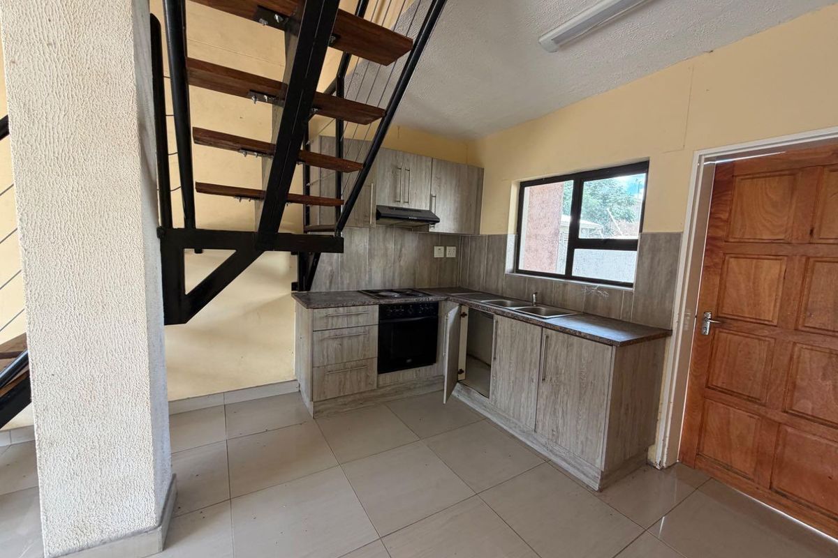 3 bedroom townhouses for sale selling for a unbelievable price! - Photo 3