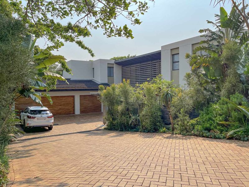 The epitome of grandeur is expressed in this opulent Hawaan Forest Estate mansion! - Photo 5