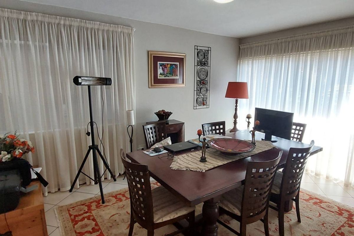 Stylidh double story estate living - Photo 4