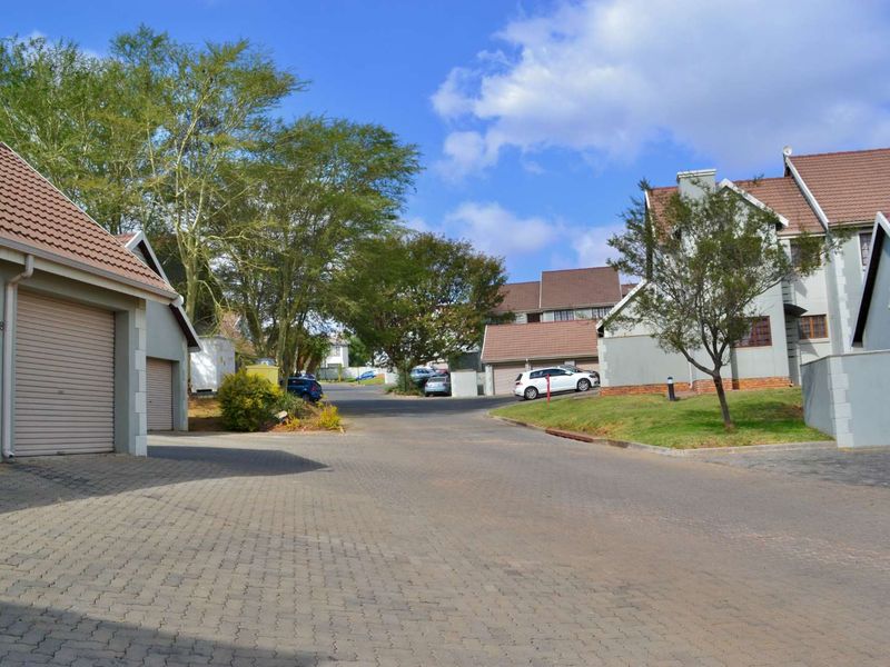 2 Bedroom within the popular The Courts Estate, Olympus / Boardwalk area - Photo 7