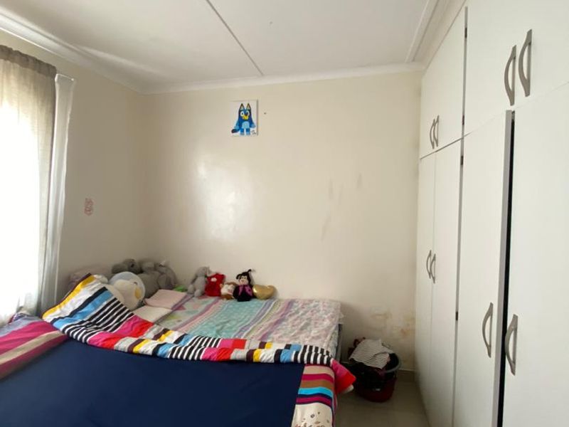 For Sale :🏡 3 Bedroom House in 📍ONDANGWA(Close to the Fire Brigade) - Photo 8