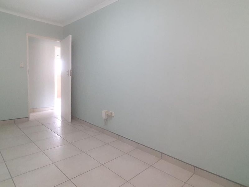 3-Bedroom Freestanding Home with Self-Contained Granny Flat in Parkgate - Photo 9