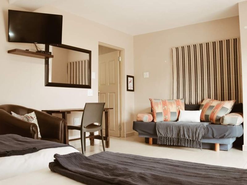 MODERN GUESTHOUSE FOR SALE IN SUIDERHOF - Photo 9