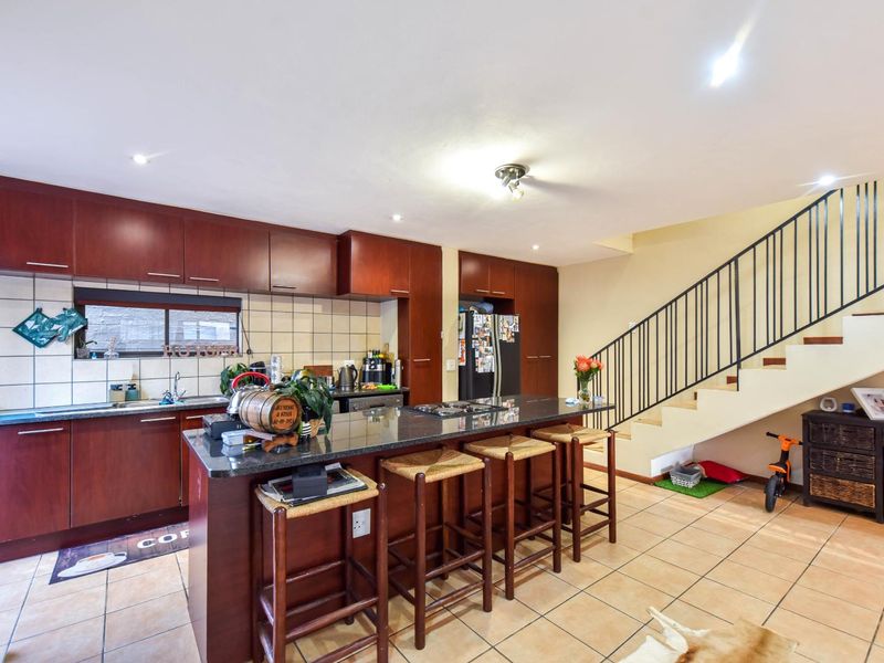 Modern 3-Bedroom Simplex in Secure Olympus Estate - Photo 9