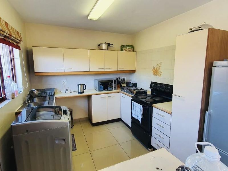 Hendra - Prime Umgeni Park 3‐Bed Townhouse – Great Starter Home with Private Garden - Photo 3