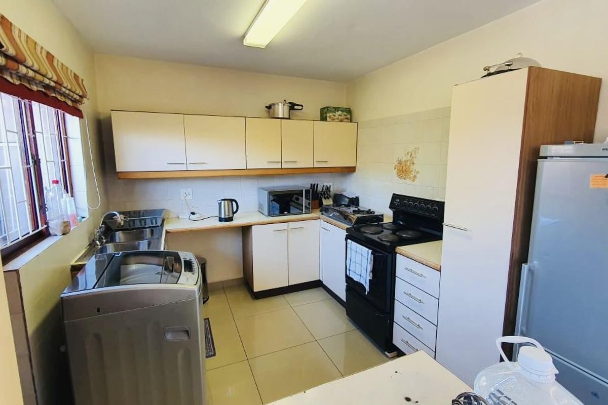 Hendra - Prime Umgeni Park 3‐Bed Townhouse – Great Starter Home with Private Garden - Photo 3