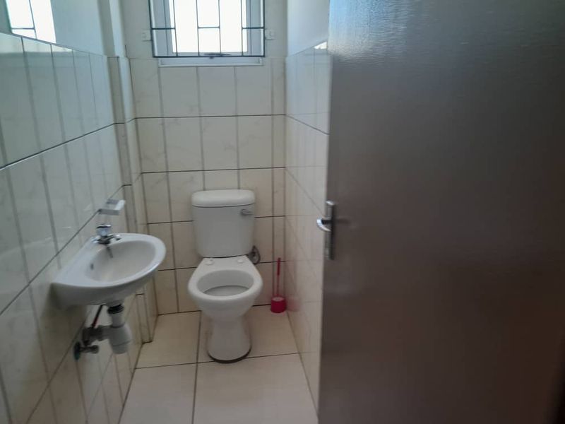 Bussiness premises & flat - Narraville - Photo 5