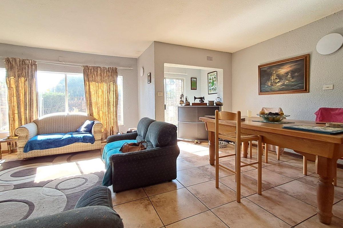 3 Bedroom Duplex Unit in Brackenhurst - Photo 5