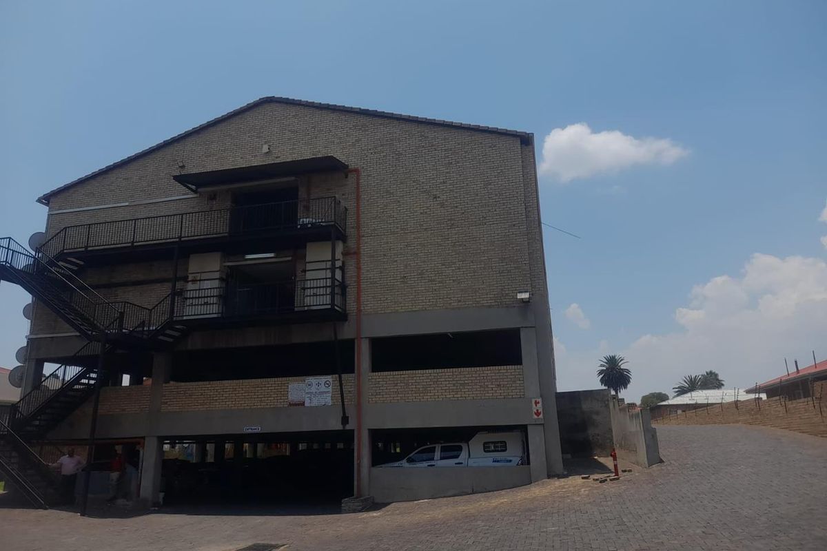 1 Bedroom Apartment for sale in Florida Heights CASH ONLY - Photo 2