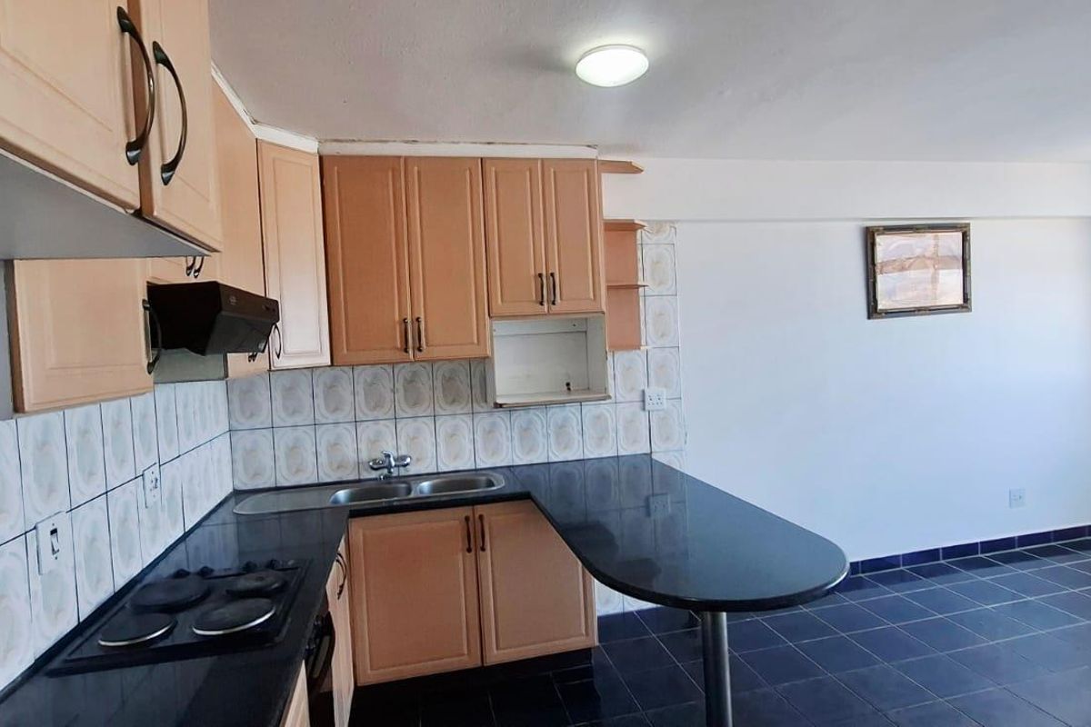 **Exquisite Sectional Title Apartment in Prime North Beach Location** - Photo 5