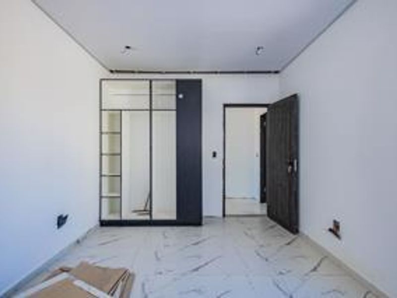 Exquisite Modern Family Residence with Iconic Table Mountain Views - Photo 7