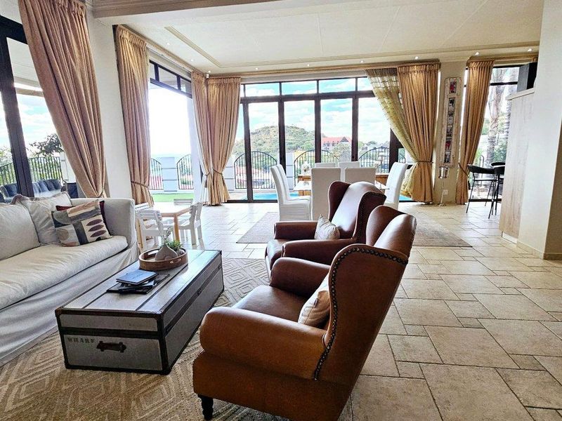 4 Bedroom House For Sale in Ludwigsdorf - Photo 3