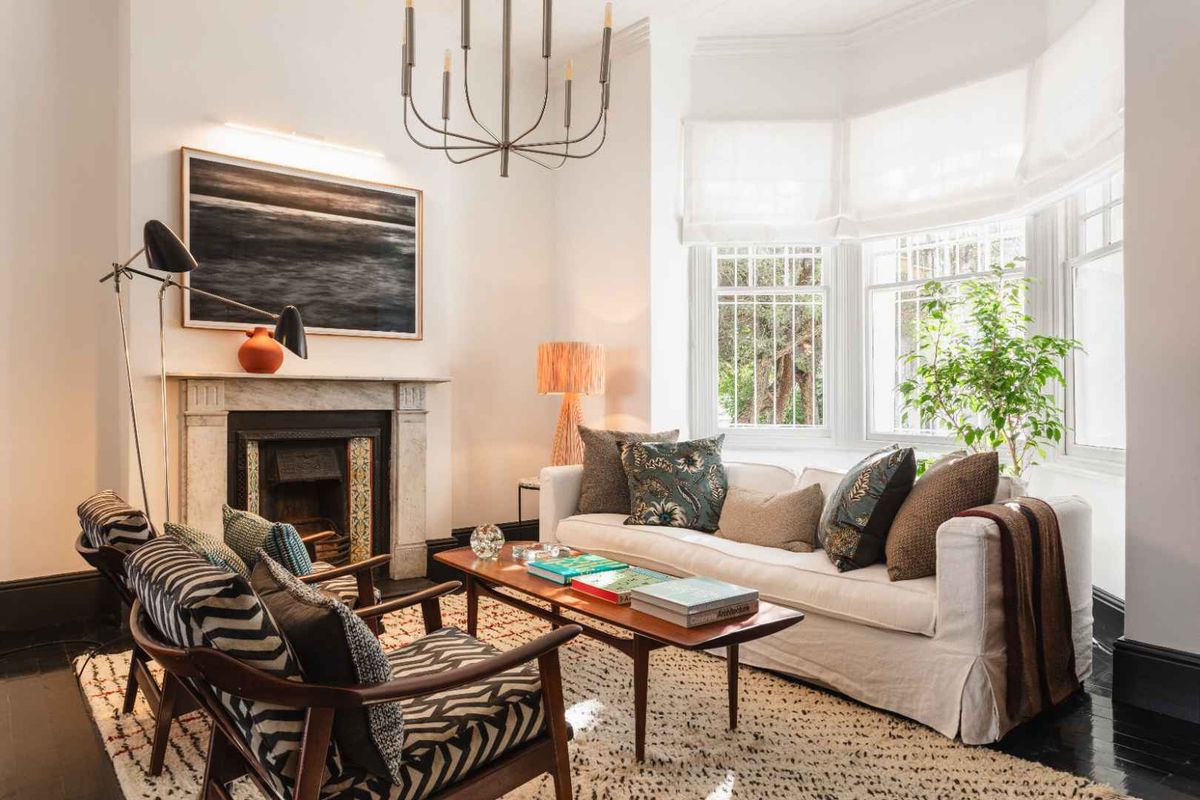 Exquisite Newly Renovated Victorian Residence in Prestigious Oranjezicht - Photo 3