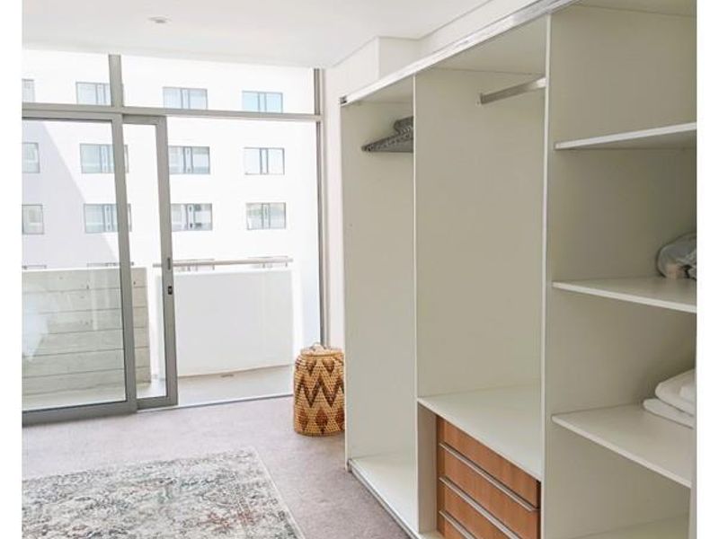 “Urban Elegance in the Heart of the City” - Photo 7