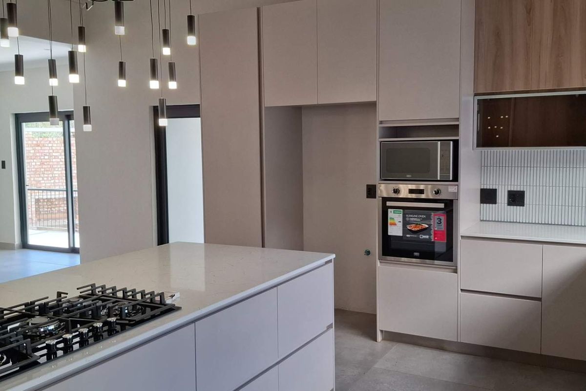 Prime property in the heart of Eros Park - Photo 3