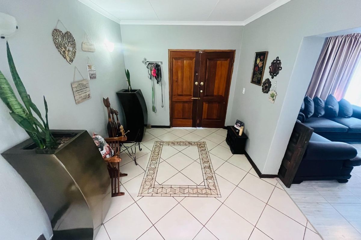 Magnificent 4 bedroom home in Meyersdal for Sale - Photo 3