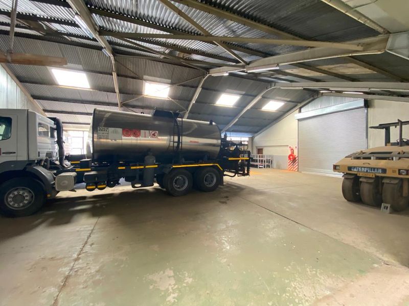 Warehouse for sale - Southern Industrial - Photo 10