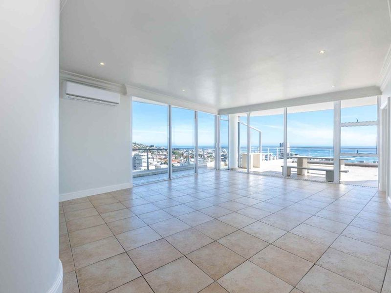 Most Sought After! 2 Bedrooms Sea Point. - Photo 7