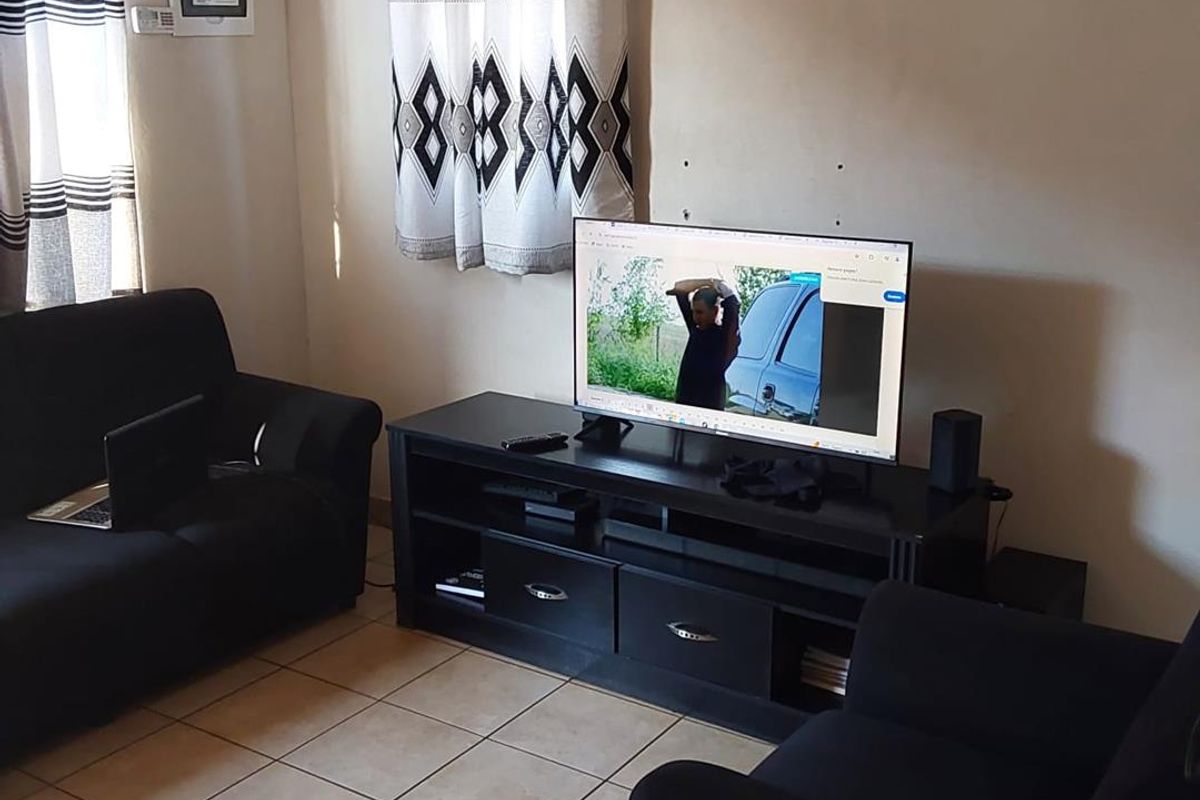 3 Bedroom House to Rent in Sky City, Alberton - Photo 4